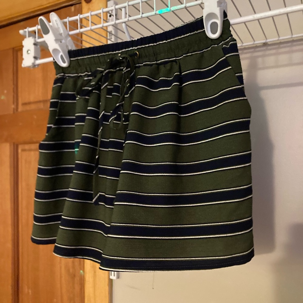 HYFVE STRIPPED SHORTS
